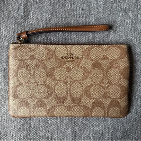 COACH monogram wristlet - Picture 1 of 3